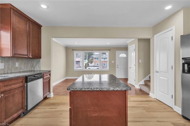 819 Headrow TER, Hampton, VA 23666