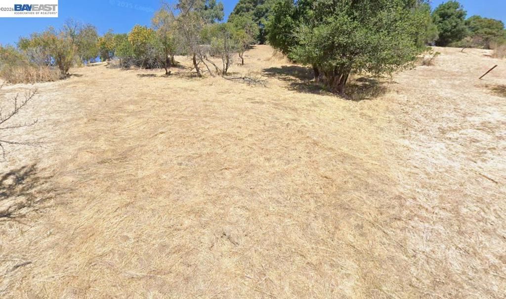 Image 1 of property listing at Warren St, Martinez, CA 94553