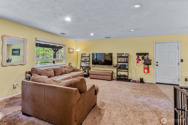 20 N Buckhorn Court, Hoodsport, WA 98548