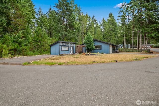 20 N Buckhorn Court, Hoodsport, WA 98548