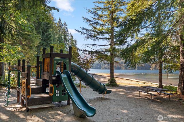 20 N Buckhorn Court, Hoodsport, WA 98548