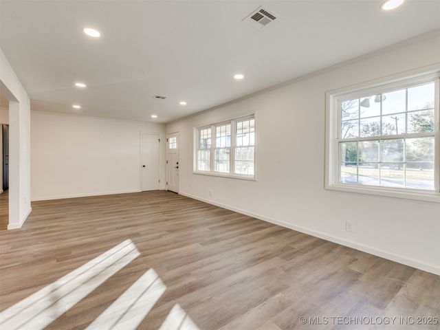 1331 S 101st Avenue, Tulsa, OK 74137