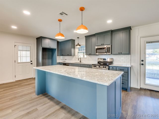 1331 S 101st Avenue, Tulsa, OK 74137