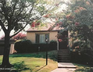 21 Park Crest Place, Jackson, MS 39211