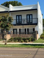 502 S Court Street, F, Cleveland, MS 38732
