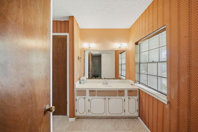 12211 Level Run Street, Meadows Place, TX 77477