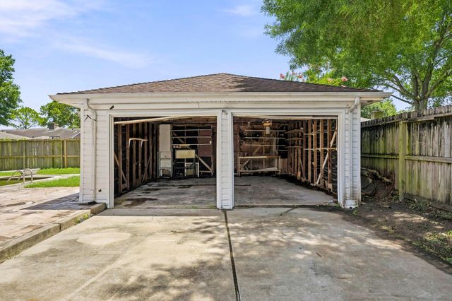 12211 Level Run Street, Meadows Place, TX 77477