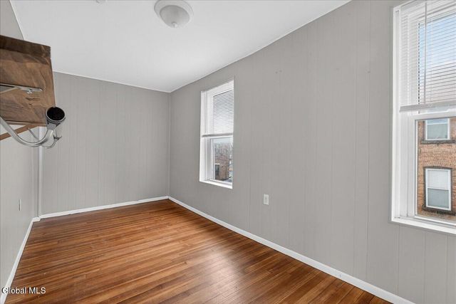 1266 5th Avenue, Troy, NY 12180