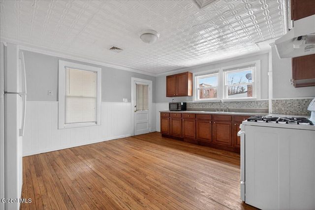 1266 5th Avenue, Troy, NY 12180