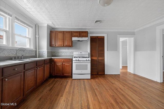 1266 5th Avenue, Troy, NY 12180