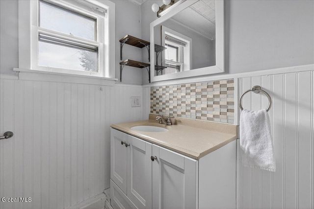 1266 5th Avenue, Troy, NY 12180