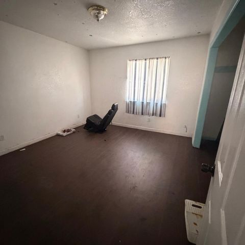 2032 E 9th St, Stockton, CA 95206