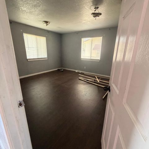2032 E 9th St, Stockton, CA 95206