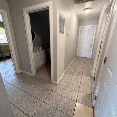 2032 E 9th St, Stockton, CA 95206