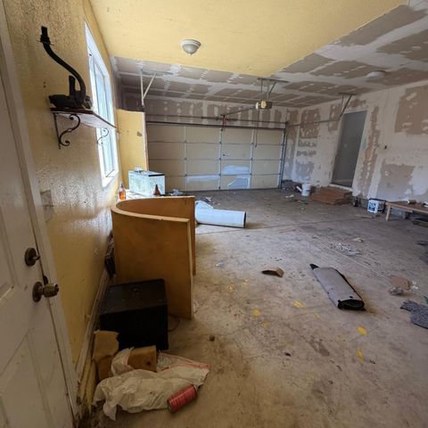 2032 E 9th St, Stockton, CA 95206