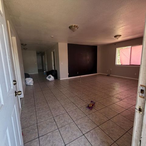 2032 E 9th St, Stockton, CA 95206
