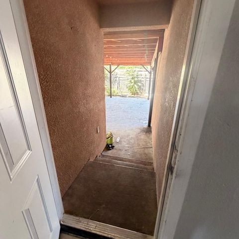2032 E 9th St, Stockton, CA 95206