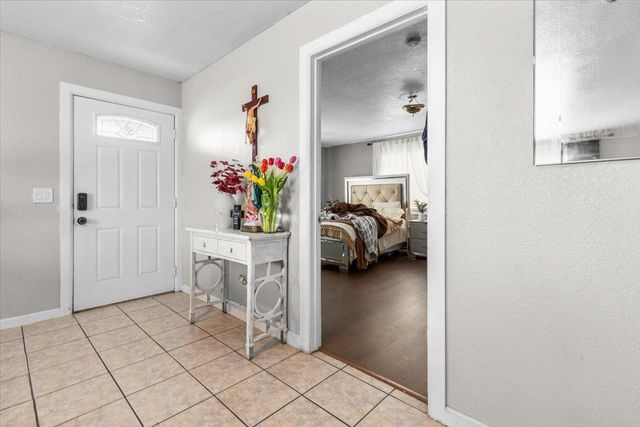 2032 E 9th St, Stockton, CA 95206