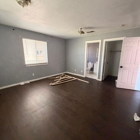 2032 E 9th St, Stockton, CA 95206