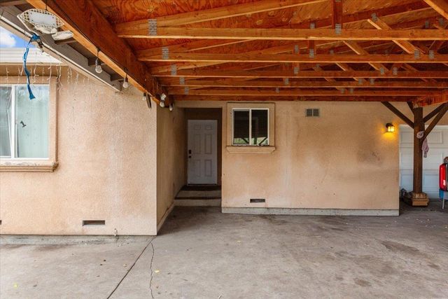 2032 E 9th St, Stockton, CA 95206