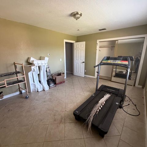 2032 E 9th St, Stockton, CA 95206