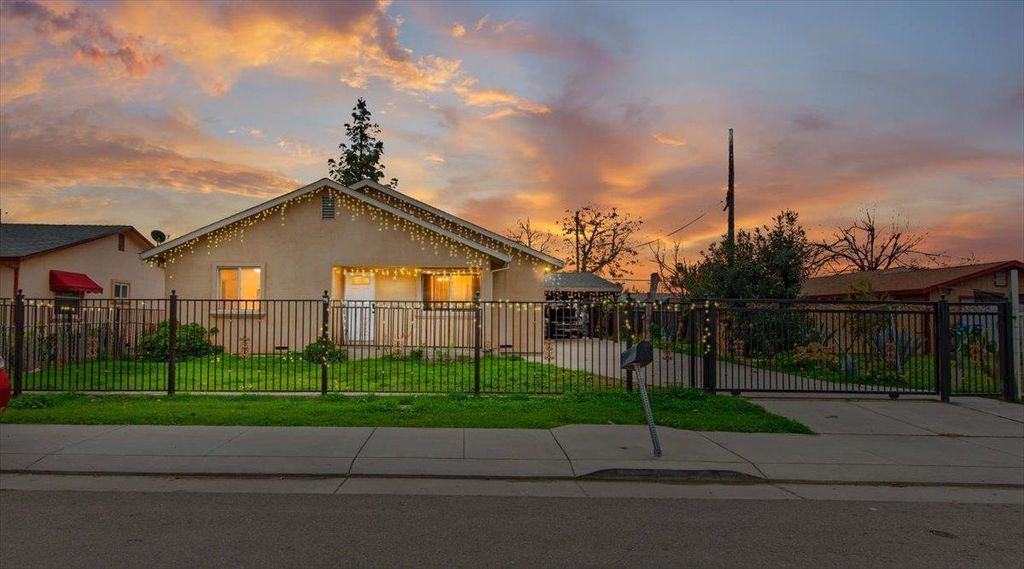2032 E 9th St, Stockton, CA 95206