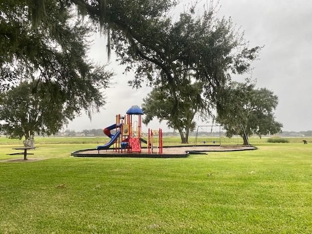 218 Cattle Drive Trail, Angleton, TX 77515