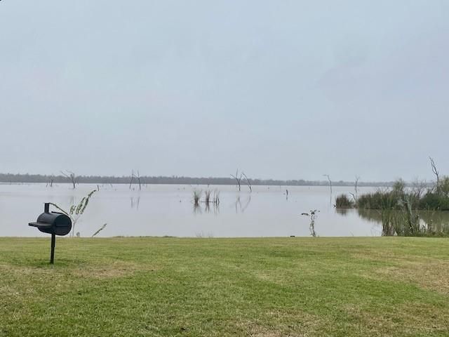 218 Cattle Drive Trail, Angleton, TX 77515