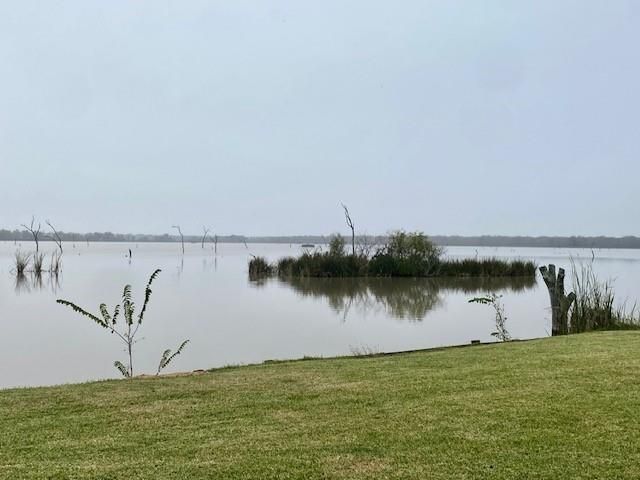218 Cattle Drive Trail, Angleton, TX 77515