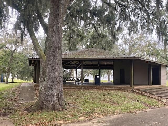 218 Cattle Drive Trail, Angleton, TX 77515