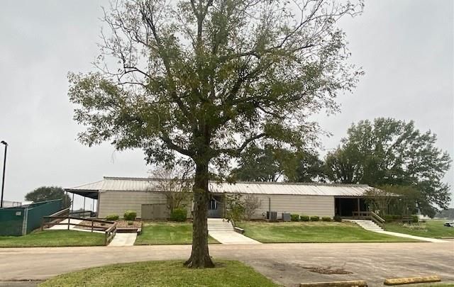 218 Cattle Drive Trail, Angleton, TX 77515
