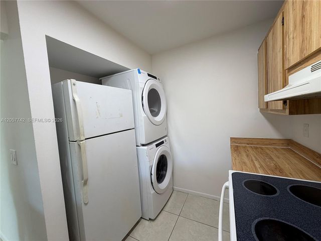 411 NW 100th Place 201, Pembroke Pines, FL 33024