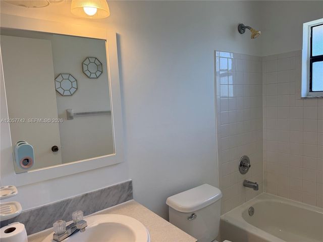 411 NW 100th Place 201, Pembroke Pines, FL 33024