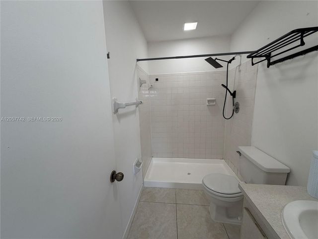 411 NW 100th Place 201, Pembroke Pines, FL 33024