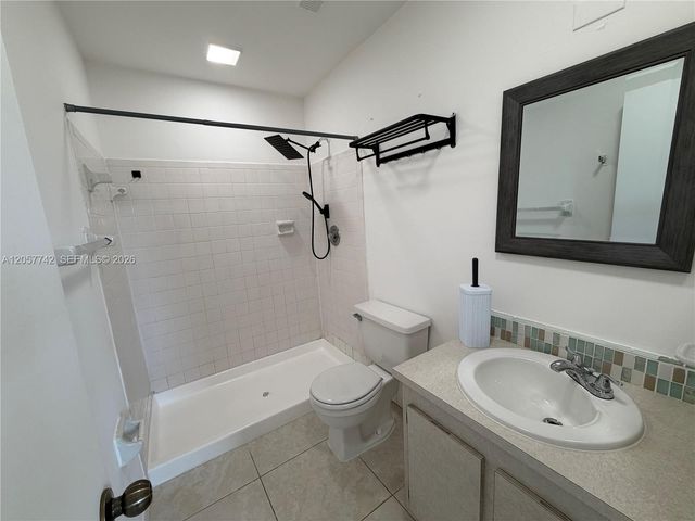 411 NW 100th Place 201, Pembroke Pines, FL 33024
