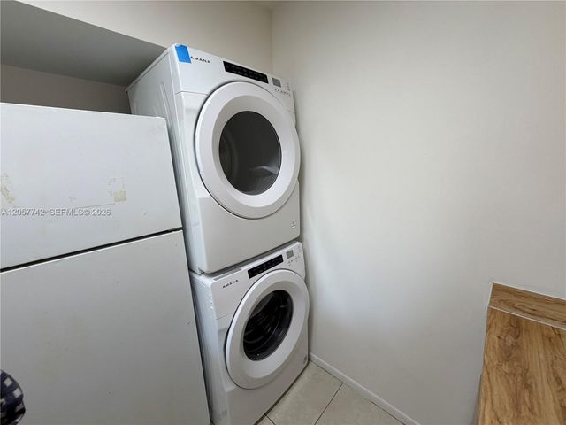 411 NW 100th Place 201, Pembroke Pines, FL 33024