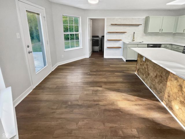 4905 Flame Way, Indianapolis, IN 46254