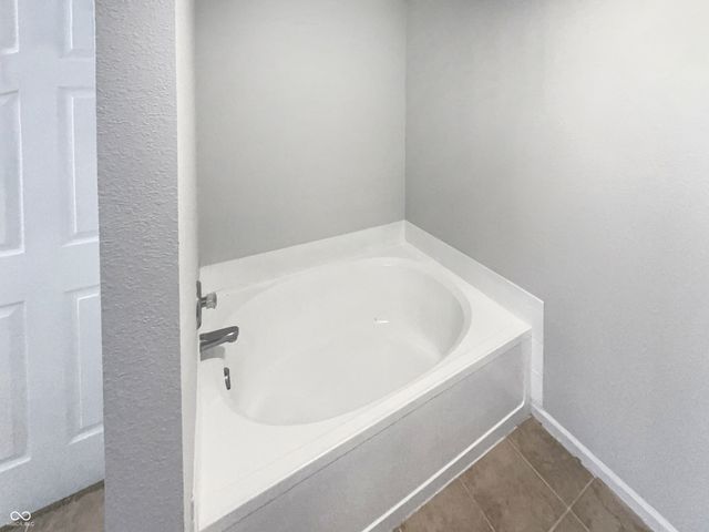 4905 Flame Way, Indianapolis, IN 46254