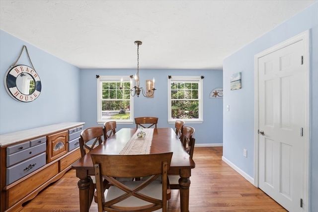 70 Quinaquisset Ave, Mashpee, MA 02649