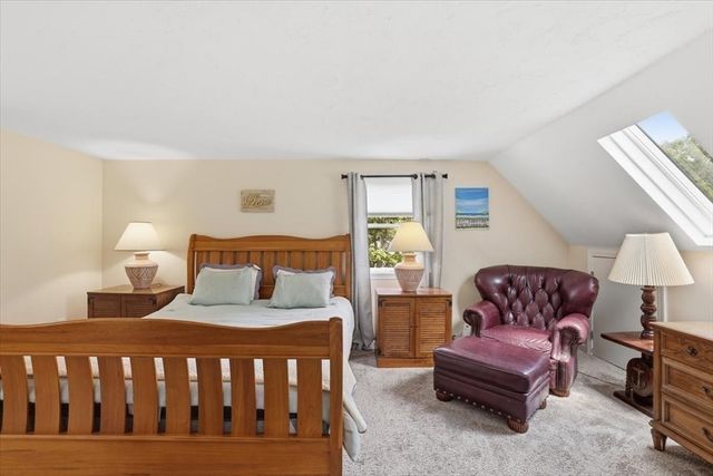 70 Quinaquisset Ave, Mashpee, MA 02649