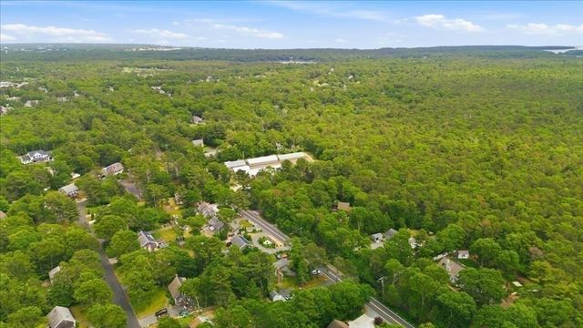 70 Quinaquisset Ave, Mashpee, MA 02649