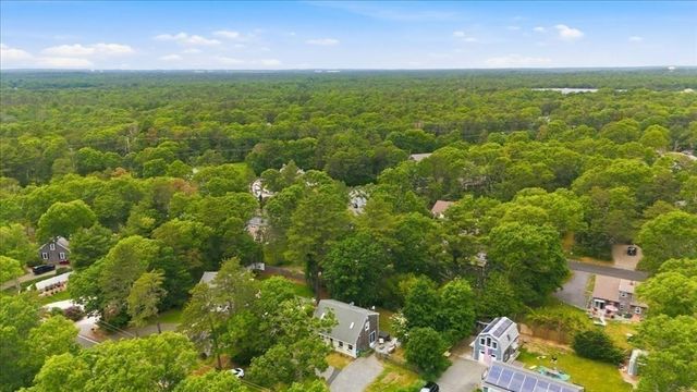 70 Quinaquisset Ave, Mashpee, MA 02649