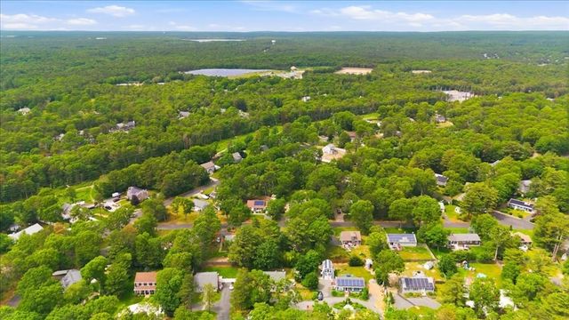 70 Quinaquisset Ave, Mashpee, MA 02649