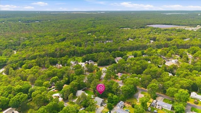 70 Quinaquisset Ave, Mashpee, MA 02649