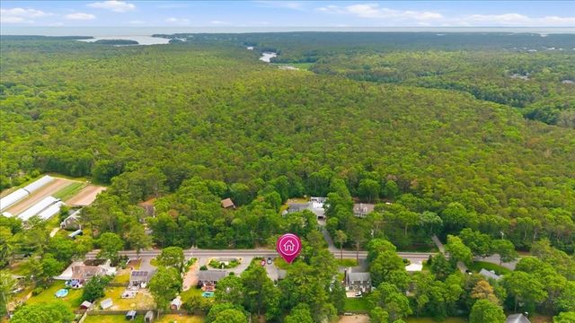 70 Quinaquisset Ave, Mashpee, MA 02649