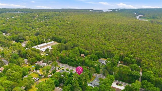70 Quinaquisset Ave, Mashpee, MA 02649