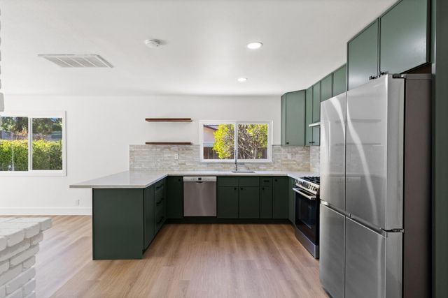 19488 Brockton Lane, Saratoga, CA 95070