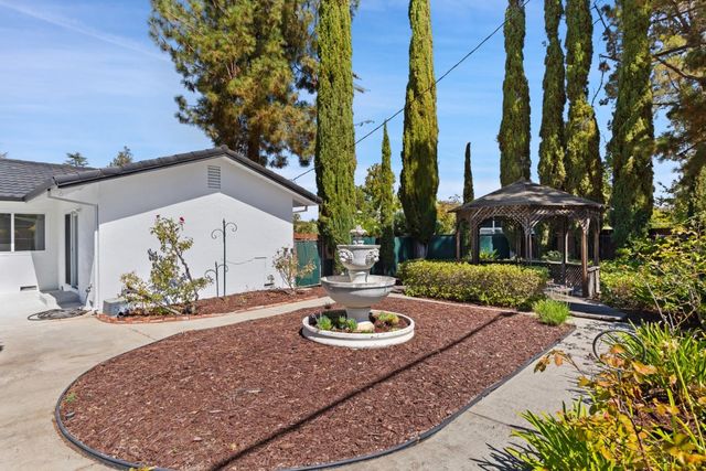 19488 Brockton Lane, Saratoga, CA 95070