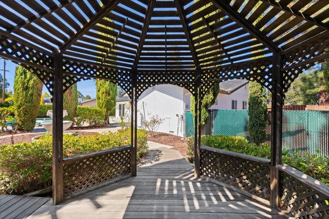 19488 Brockton Lane, Saratoga, CA 95070