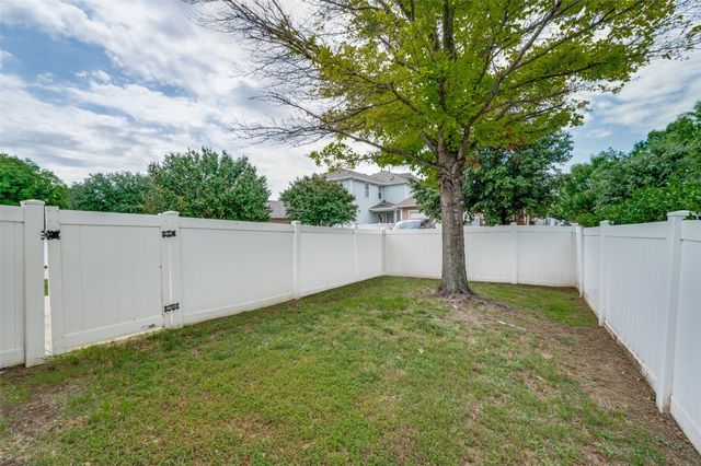 1900 Saint Simons Street, Savannah, TX 76227